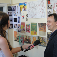 Під час одного з багатьох телеінтерв'ю (Київ, липень 2014 р.)